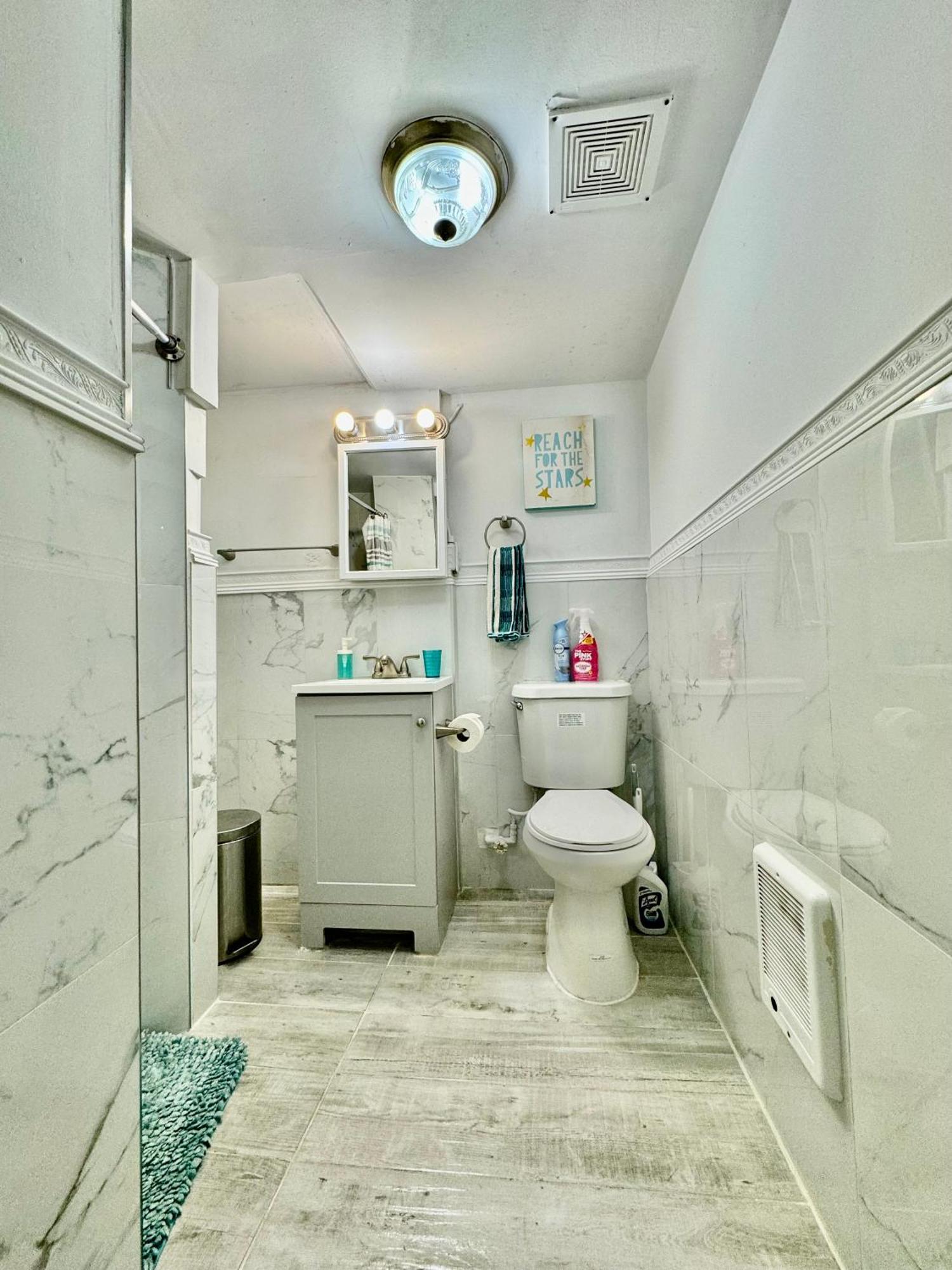 Private Tiny Room On The 1St Floor With Shared Bathroom Near Airport And Downtown Seattte Сиэтл Экстерьер фото